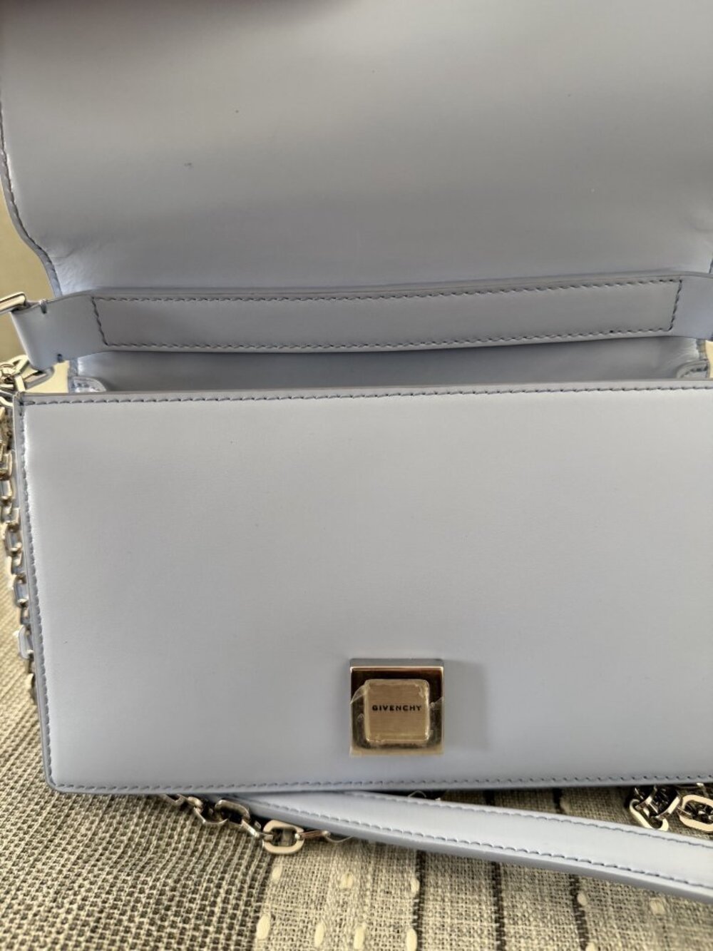 Givenchy Small Chain Bag - Picture 2 of 4